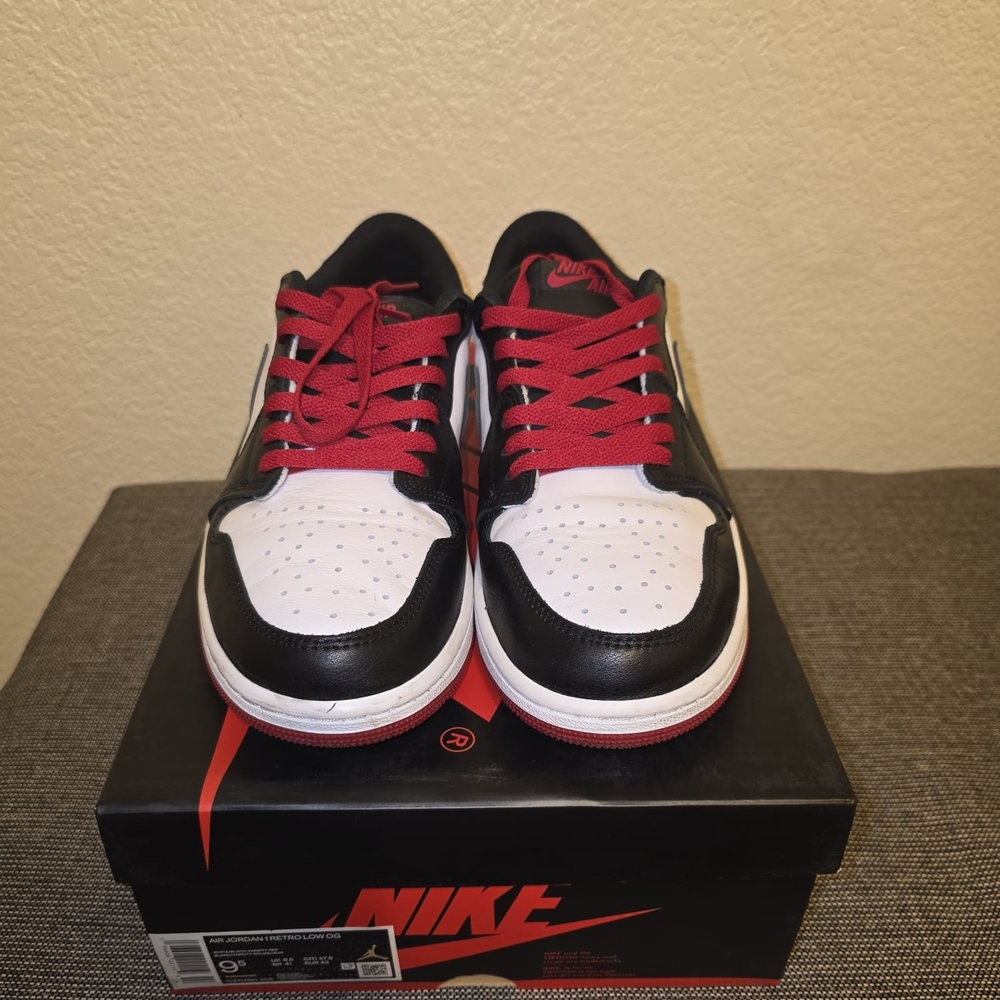 Nike Men's Black and Red Sneakers